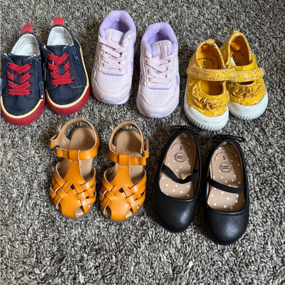 Bundle of toddler shoes size 5